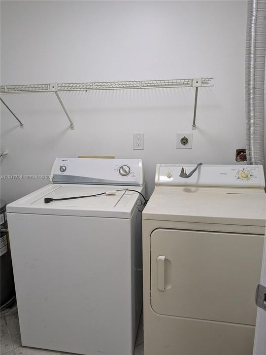 For Rent: $2,500 (2 beds, 2 baths, 1000 Square Feet)
