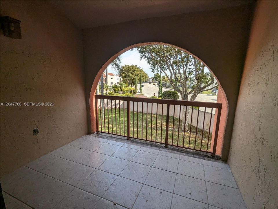 For Rent: $2,500 (2 beds, 2 baths, 1000 Square Feet)
