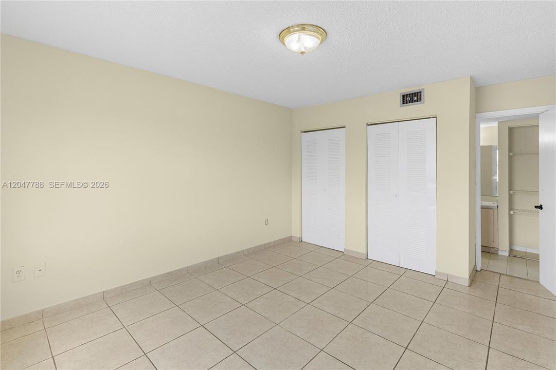 Activo con contrato: $210,000 (2 camas, 2 baños, 819 Pies cuadrados)