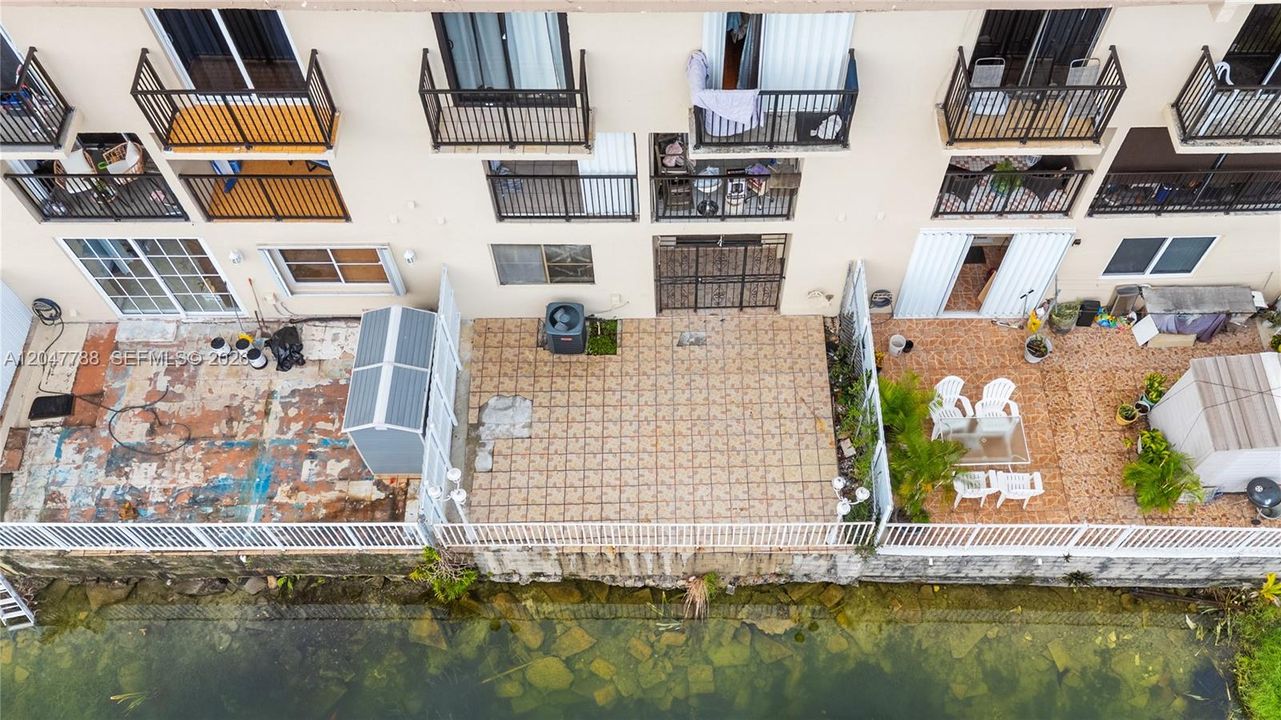 Activo con contrato: $210,000 (2 camas, 2 baños, 819 Pies cuadrados)