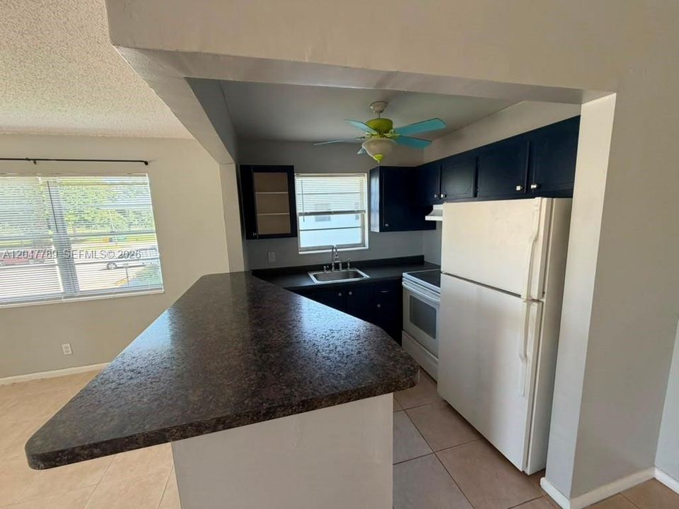 Recently Rented: $1,450 (1 beds, 1 baths, 792 Square Feet)