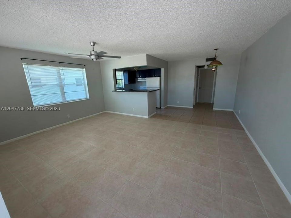 Recently Rented: $1,450 (1 beds, 1 baths, 792 Square Feet)