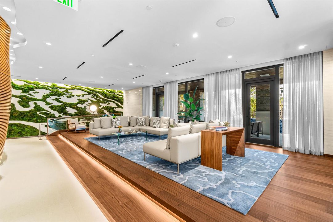 Alina 220 - Lobby 2