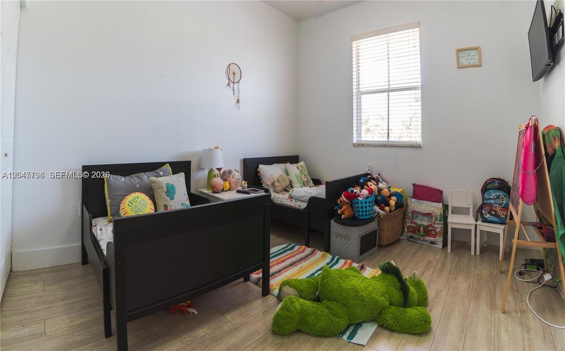 For Rent: $2,200 (2 beds, 2 baths, 1290 Square Feet)