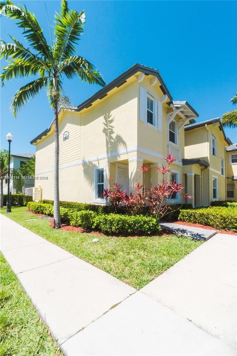 For Rent: $2,200 (2 beds, 2 baths, 1290 Square Feet)