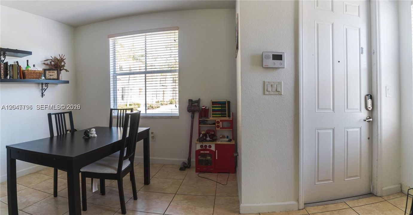 For Rent: $2,200 (2 beds, 2 baths, 1290 Square Feet)