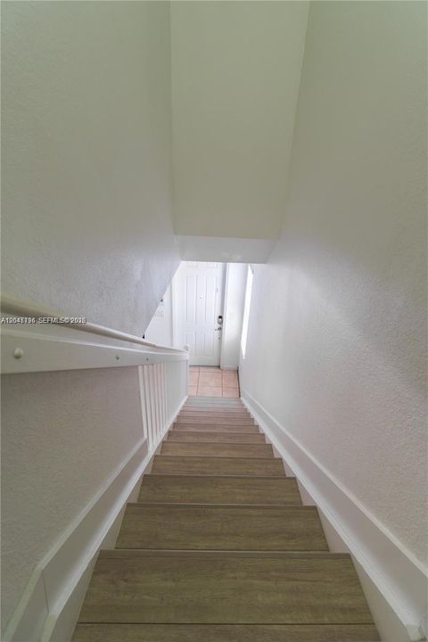 For Rent: $2,200 (2 beds, 2 baths, 1290 Square Feet)