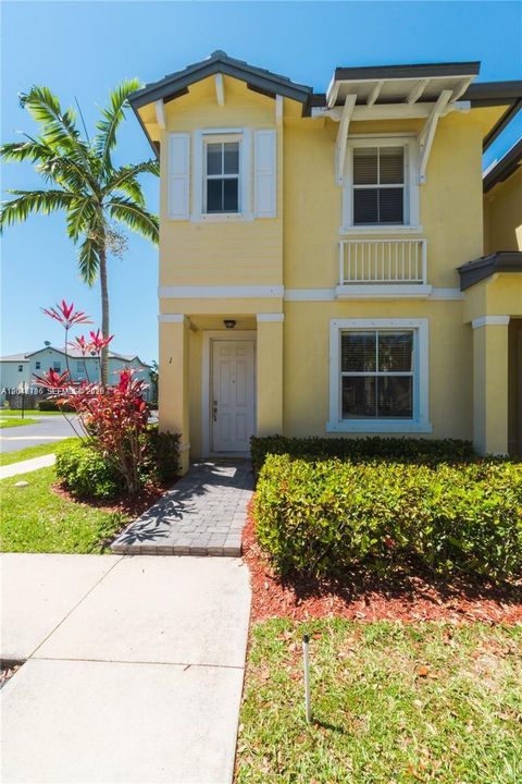 For Rent: $2,200 (2 beds, 2 baths, 1290 Square Feet)