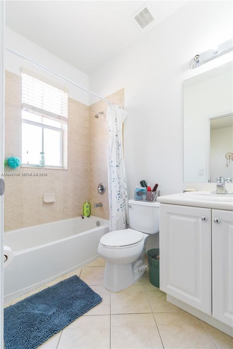 For Rent: $2,200 (2 beds, 2 baths, 1290 Square Feet)