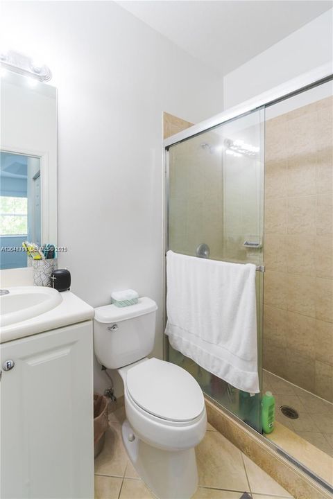 For Rent: $2,200 (2 beds, 2 baths, 1290 Square Feet)