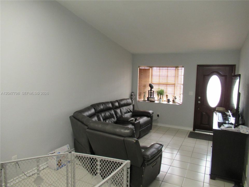 En Venta: $497,000 (3 camas, 2 baños, 1130 Pies cuadrados)