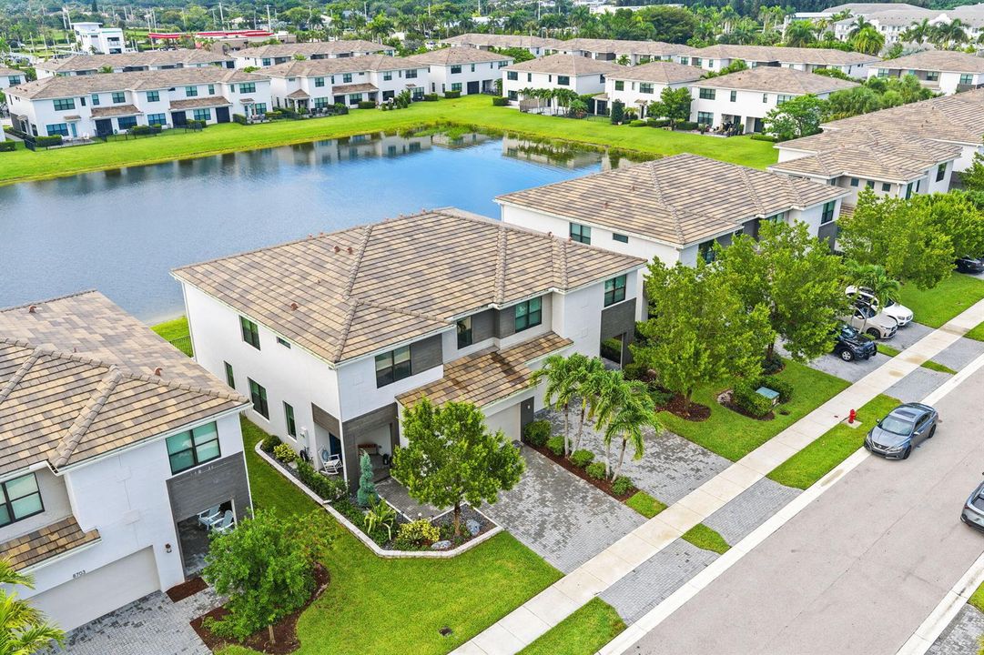 3-web-or-mls-8697-corvus-dr