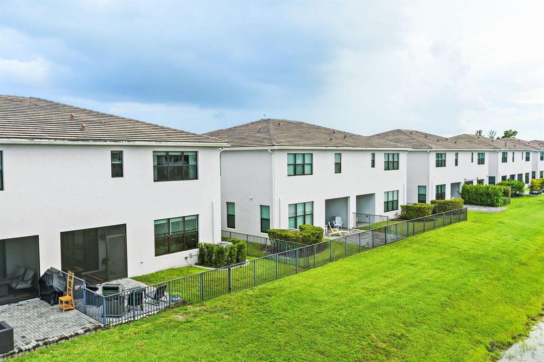 38-web-or-mls-8697-corvus-dr