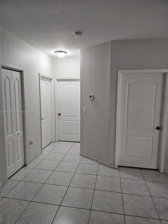 For Rent: $3,100 (3 beds, 1 baths, 1500 Square Feet)