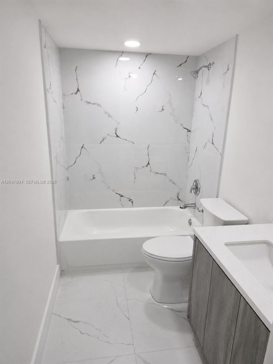 En Venta: $235,000 (2 camas, 2 baños, 1060 Pies cuadrados)