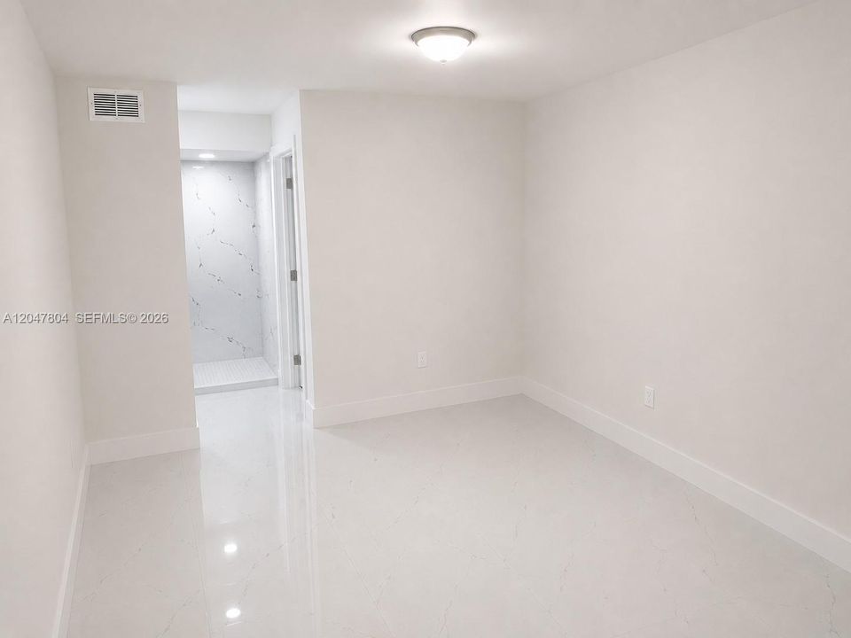En Venta: $235,000 (2 camas, 2 baños, 1060 Pies cuadrados)