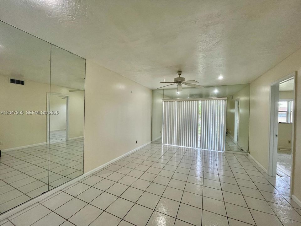 For Sale: $179,000 (2 beds, 1 baths, 777 Square Feet)