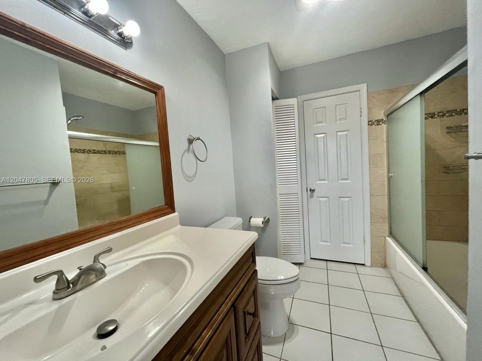 For Sale: $179,000 (2 beds, 1 baths, 777 Square Feet)