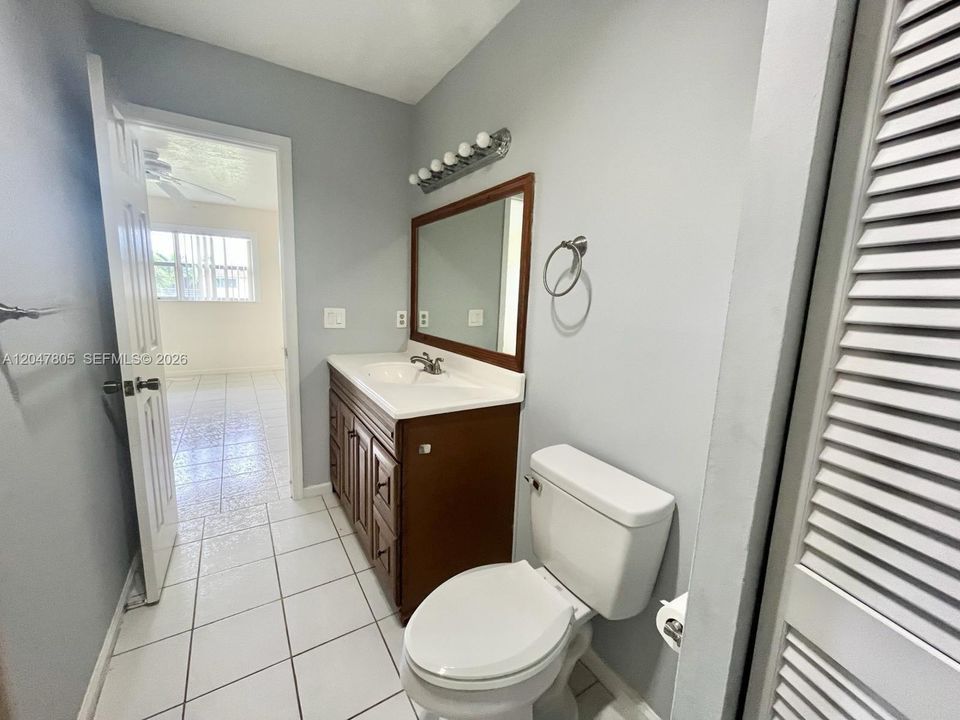For Sale: $179,000 (2 beds, 1 baths, 777 Square Feet)