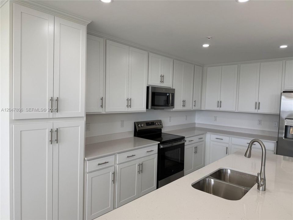 For Rent: $1,950 (2 beds, 2 baths, 1154 Square Feet)