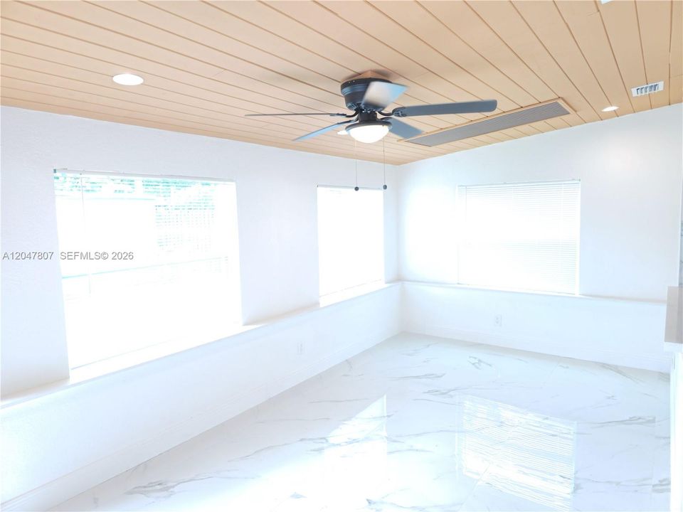 En Venta: $539,900 (2 camas, 2 baños, 1122 Pies cuadrados)