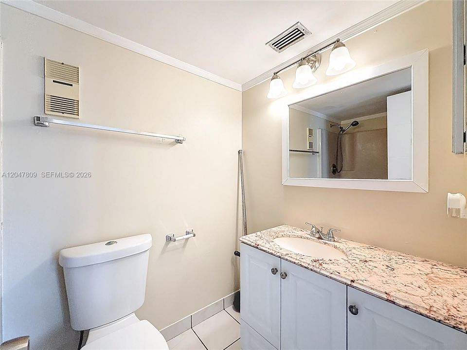 For Rent: $2,000 (2 beds, 2 baths, 832 Square Feet)