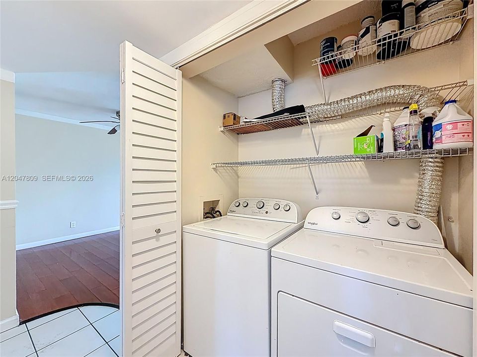 For Rent: $2,000 (2 beds, 2 baths, 832 Square Feet)