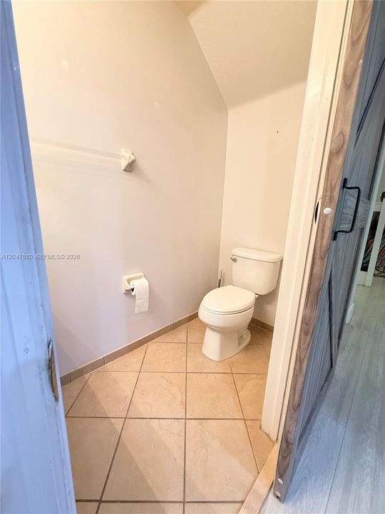 В аренду: $2,700 (3 спален, 2 ванн, 1402 Квадратных фут)