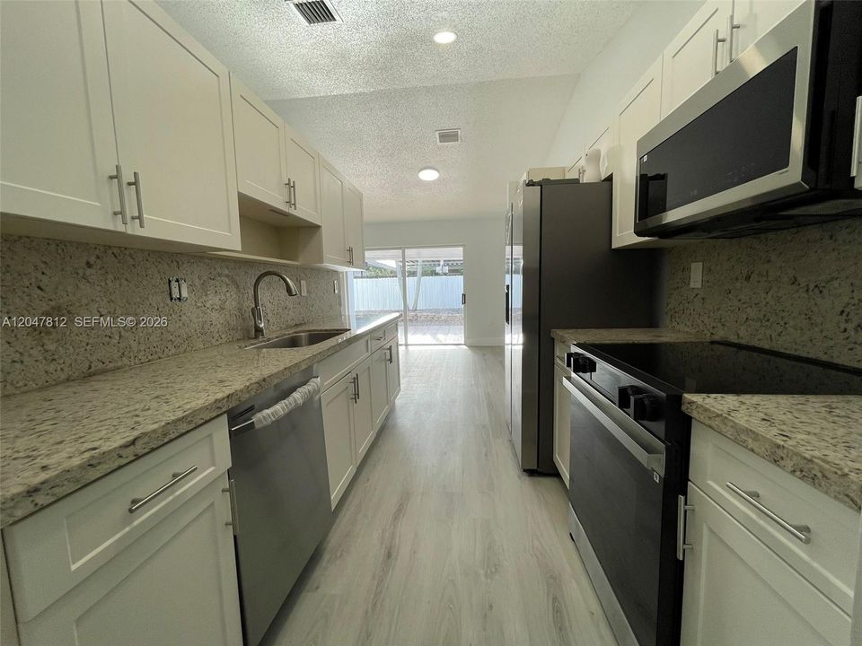 For Rent: $3,350 (3 beds, 2 baths, 1335 Square Feet)
