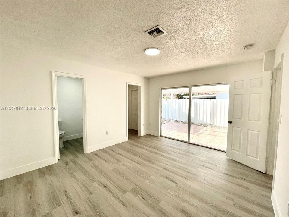 For Rent: $3,350 (3 beds, 2 baths, 1335 Square Feet)