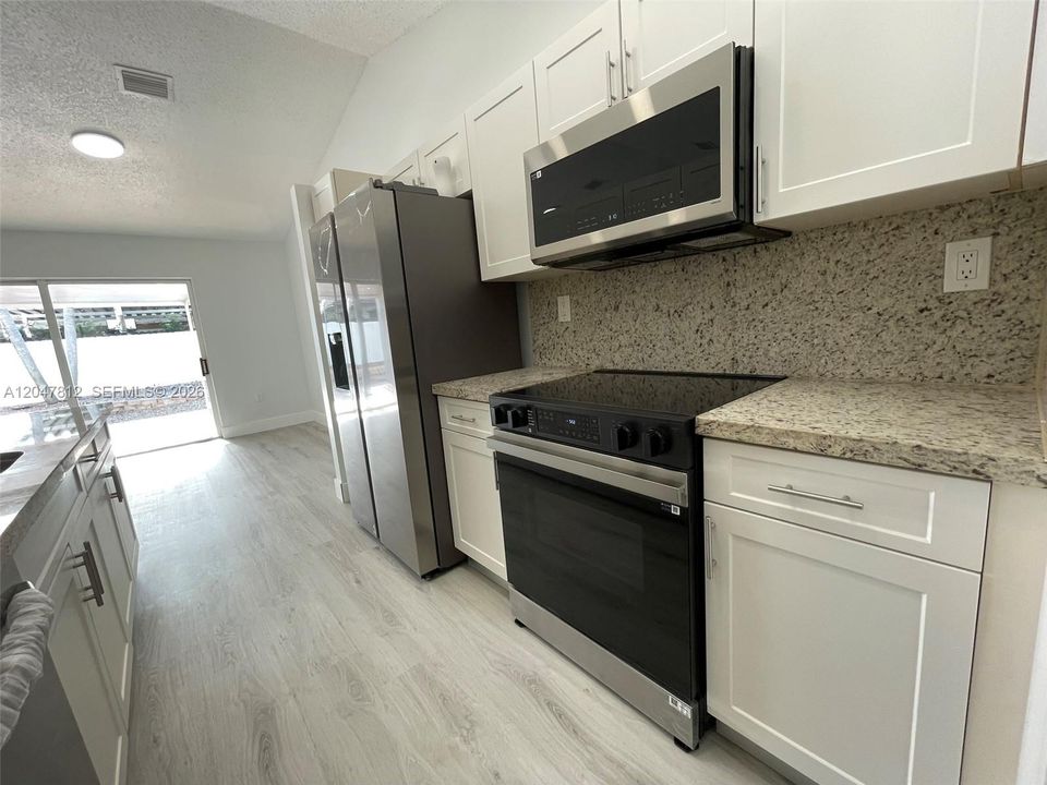 For Rent: $3,350 (3 beds, 2 baths, 1335 Square Feet)