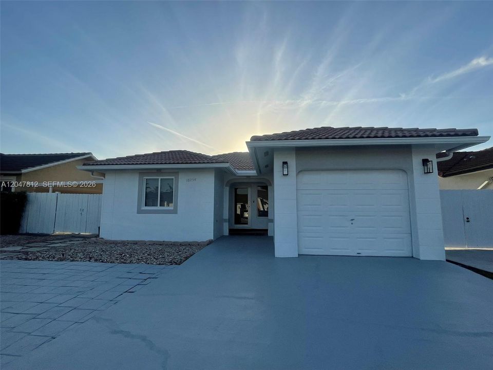 For Rent: $3,350 (3 beds, 2 baths, 1335 Square Feet)