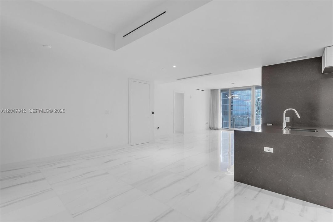 For Sale: $1,699,000 (2 beds, 2 baths, 1437 Square Feet)