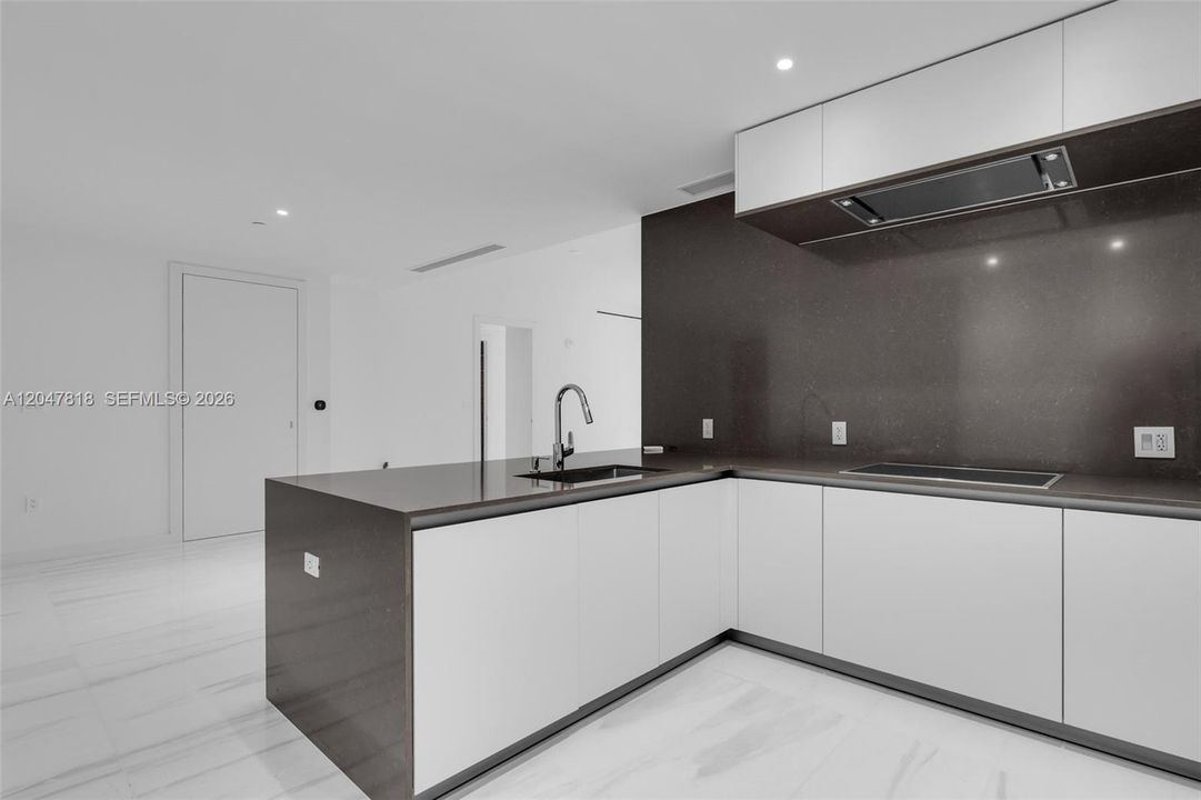 For Sale: $1,699,000 (2 beds, 2 baths, 1437 Square Feet)