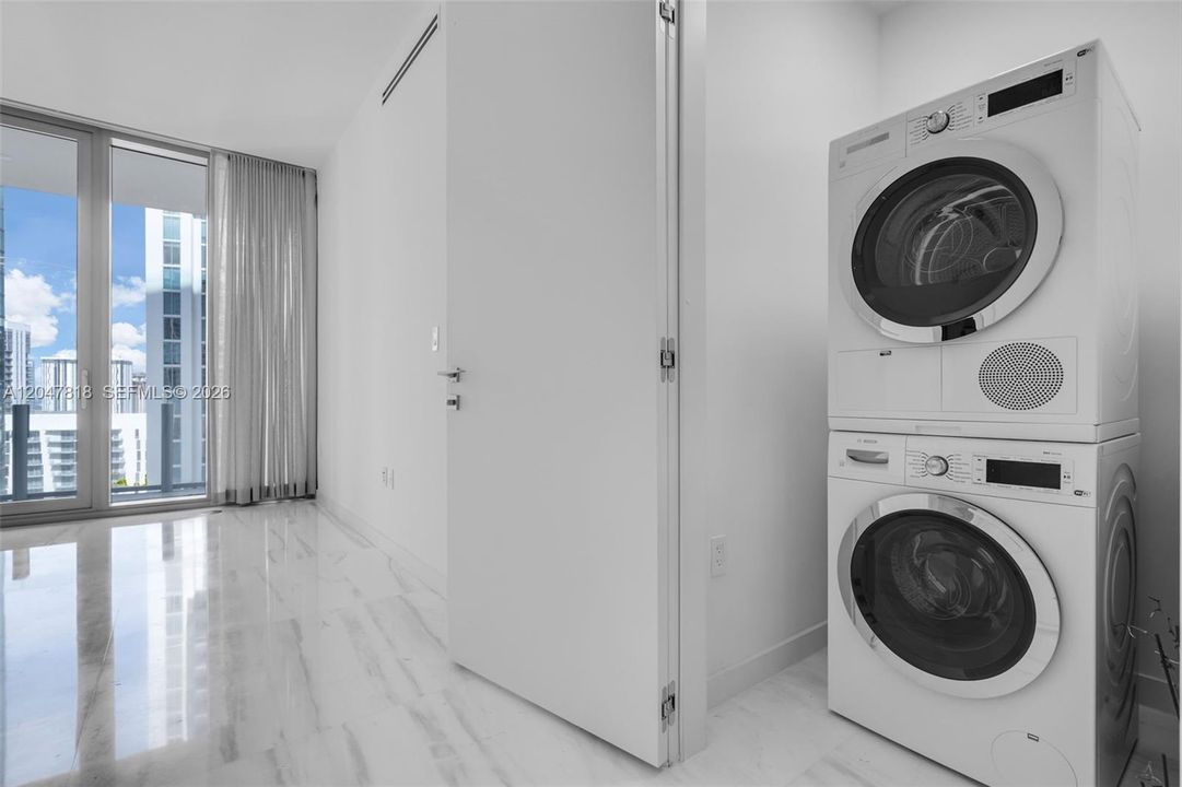 For Sale: $1,699,000 (2 beds, 2 baths, 1437 Square Feet)