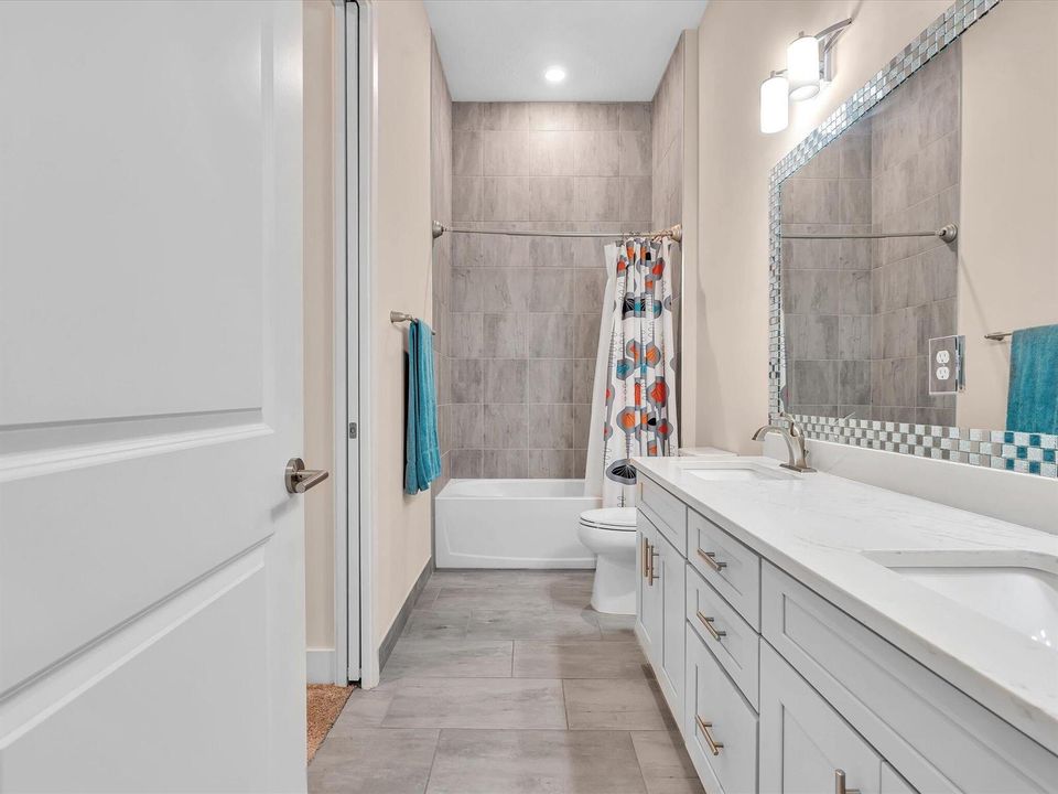 Guest Bathroom 2