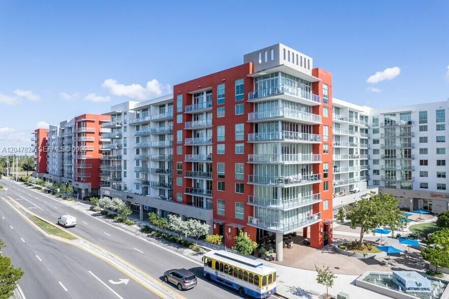 For Rent: $4,000 (3 beds, 3 baths, 1556 Square Feet)