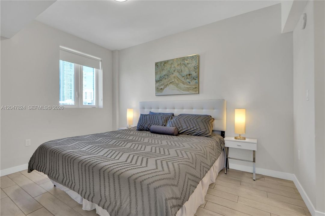 For Rent: $3,450 (2 beds, 2 baths, 814 Square Feet)