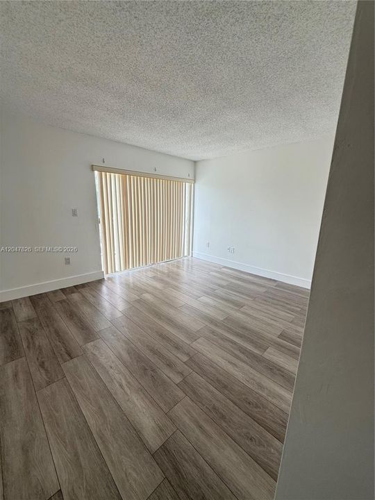 For Rent: $1,950 (1 beds, 1 baths, 1125 Square Feet)