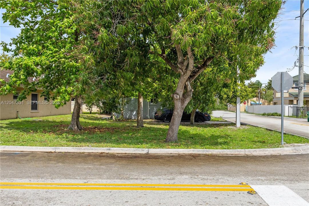 En Venta: $245,000 (2 camas, 1 baños, 832 Pies cuadrados)