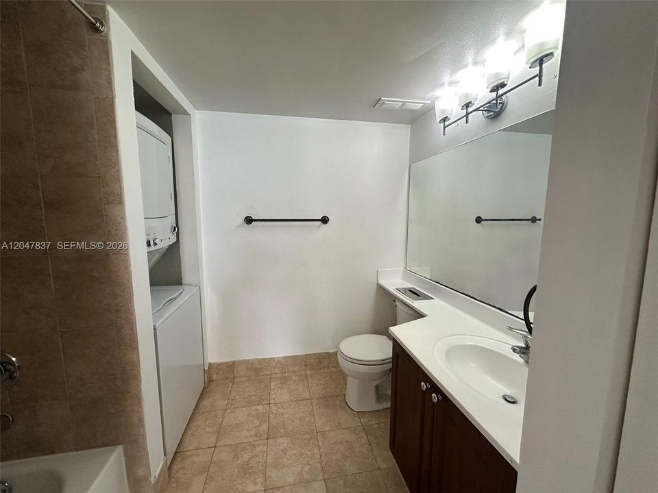 В аренду: $2,400 (2 спален, 2 ванн, 1128 Квадратных фут)