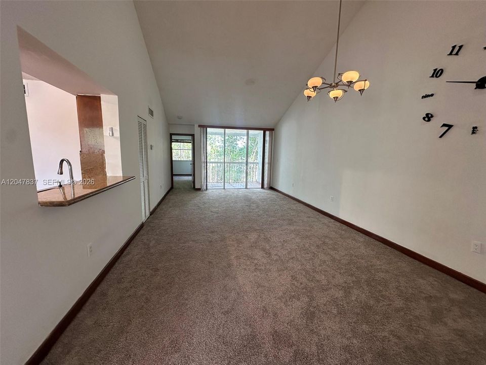 В аренду: $2,400 (2 спален, 2 ванн, 1128 Квадратных фут)