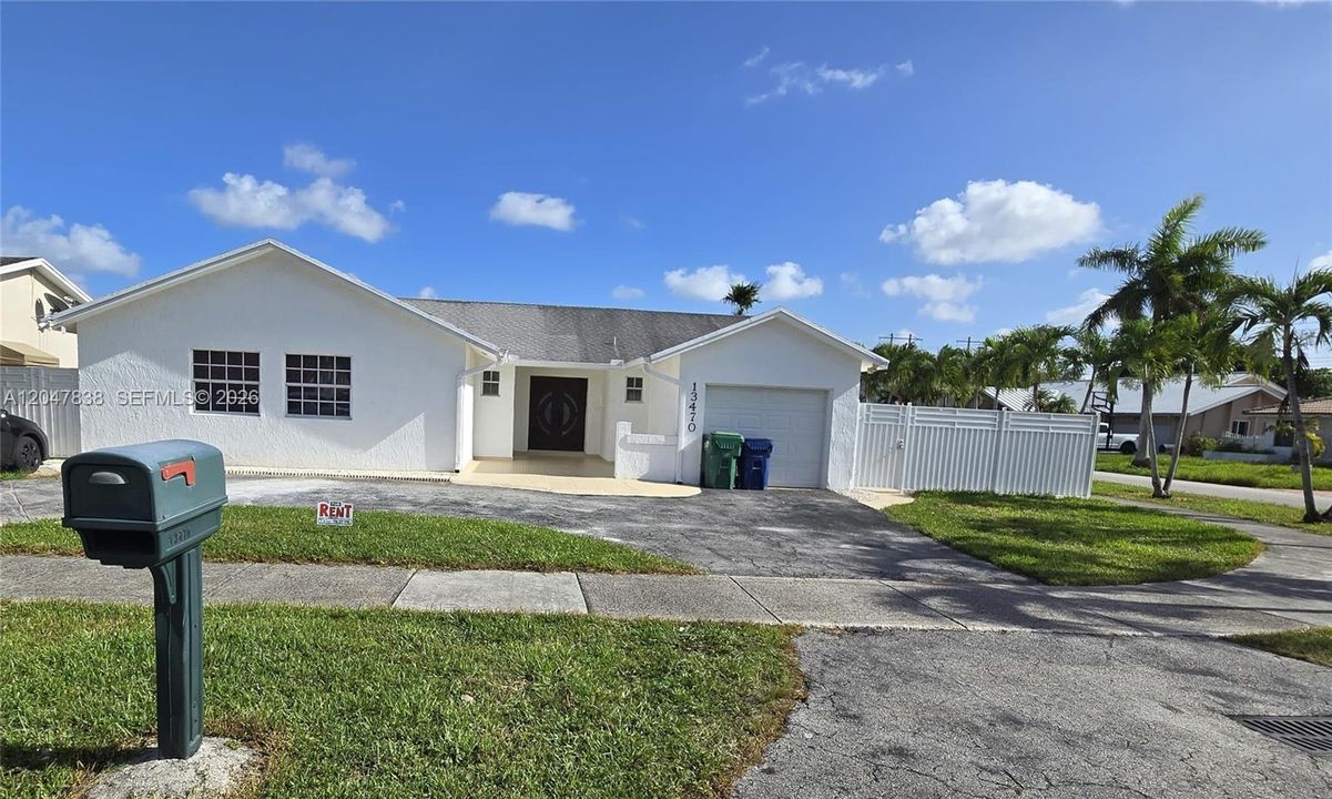 For Sale: $824,990 (6 beds, 4 baths, 1630 Square Feet)