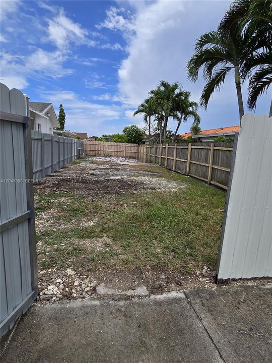 For Sale: $824,990 (6 beds, 4 baths, 1630 Square Feet)