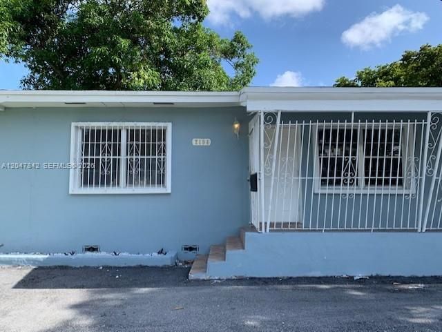 For Rent: $2,500 (2 beds, 2 baths, 2083 Square Feet)
