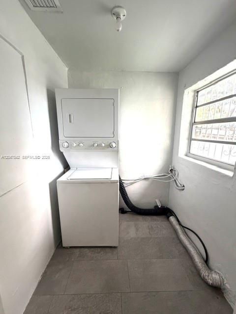 For Rent: $2,500 (2 beds, 2 baths, 2083 Square Feet)