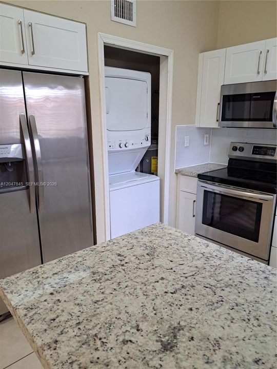 For Rent: $2,600 (2 beds, 2 baths, 1106 Square Feet)