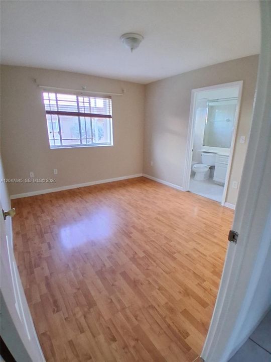 For Rent: $2,600 (2 beds, 2 baths, 1106 Square Feet)