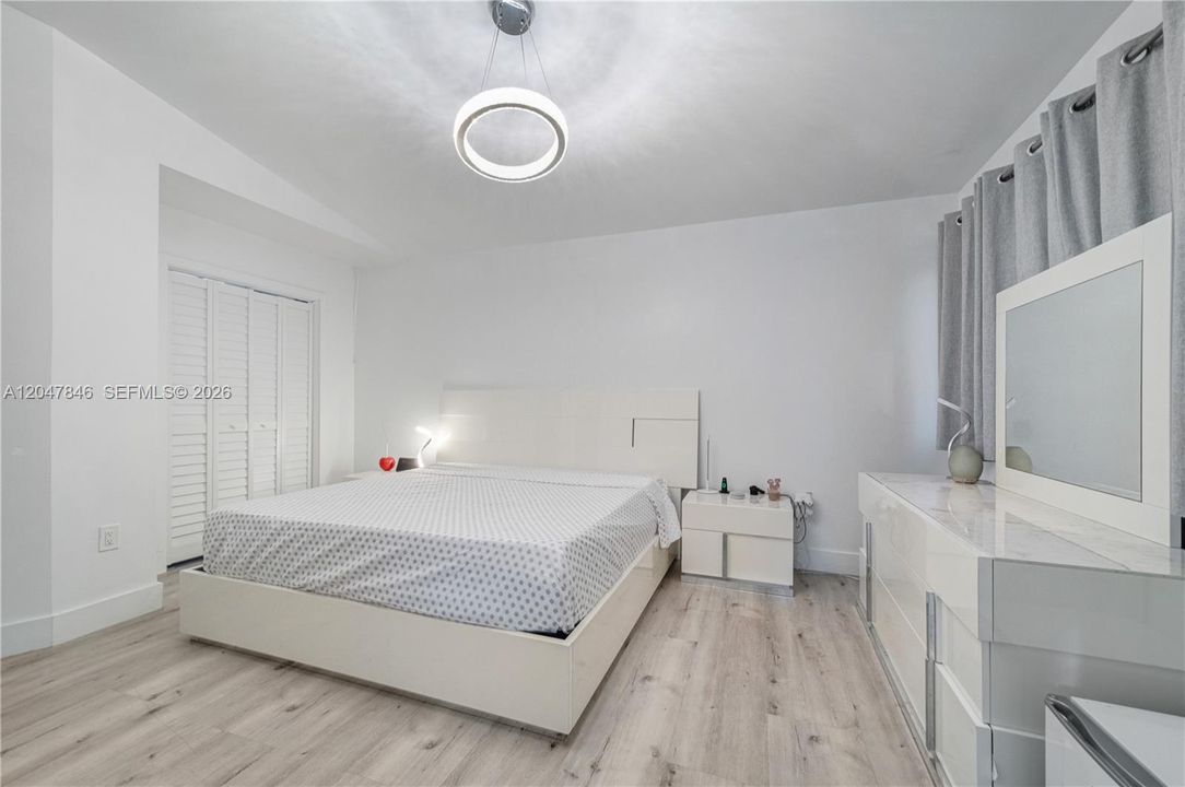 For Sale: $645,000 (3 beds, 3 baths, 1625 Square Feet)