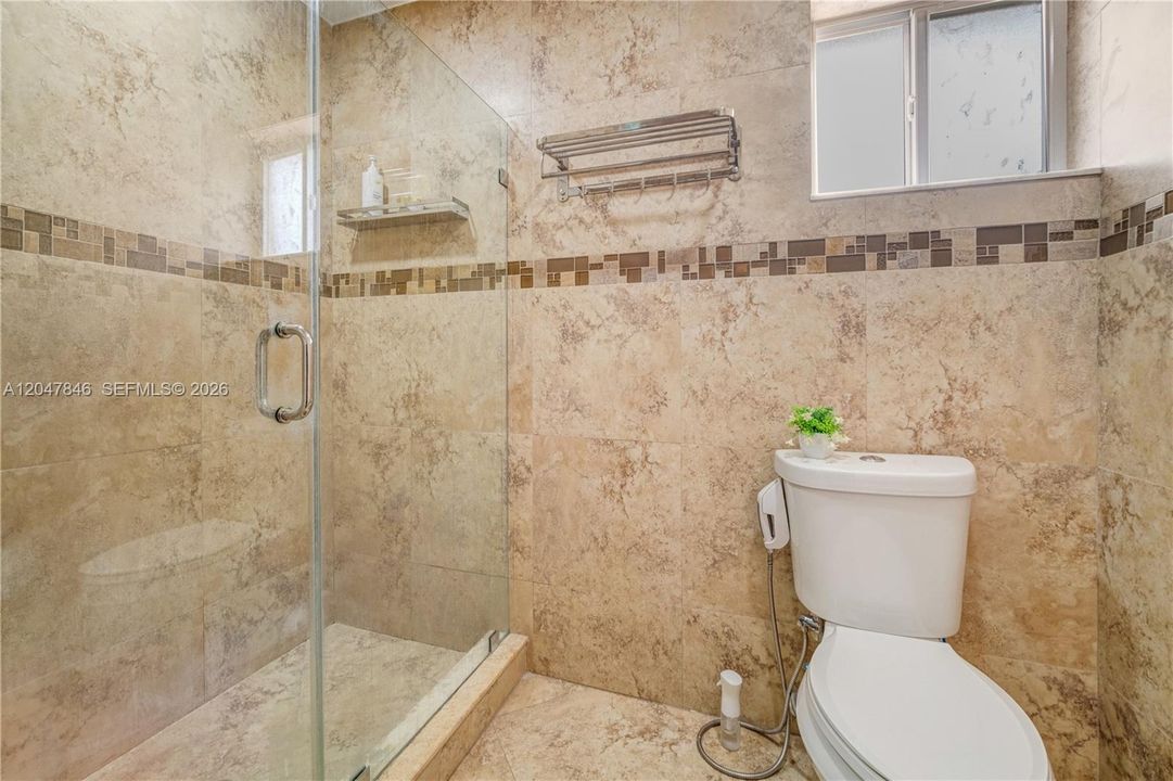 For Sale: $645,000 (3 beds, 3 baths, 1625 Square Feet)